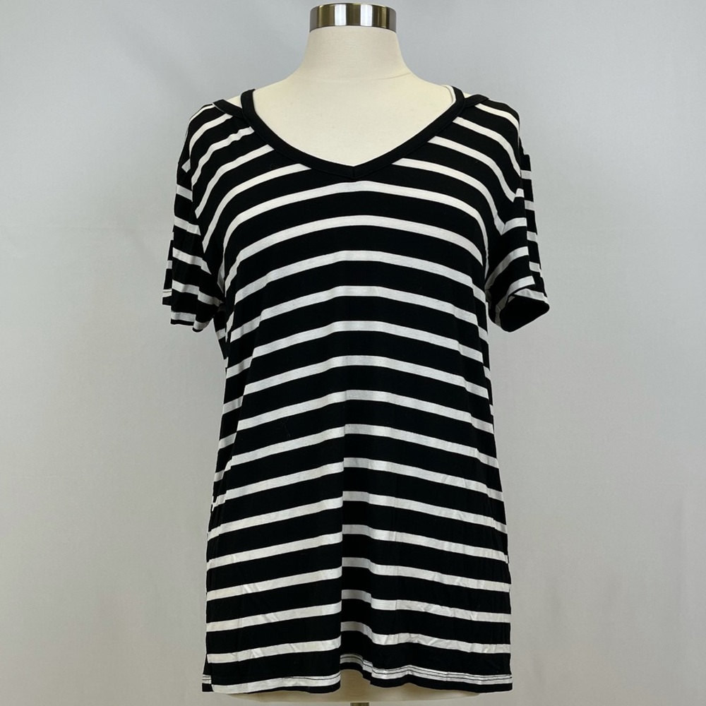 Emma’s Closet Striped V-Neck Tee
